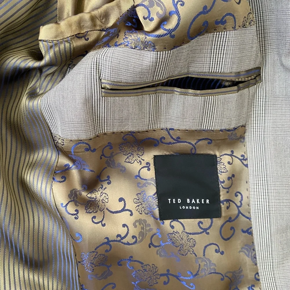 TED BAKER COAT—PRICE REDUCED! - Picture 8 of 10